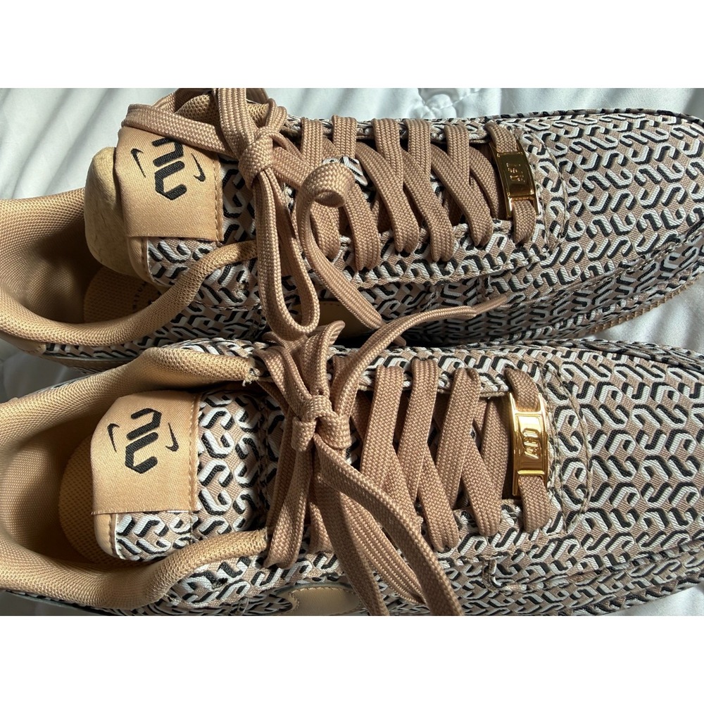 NEW Nike Air Force 1 LX United in Victory - Hemp Monogram Print NU Gold Womens 9 - Picture 7 of 8
